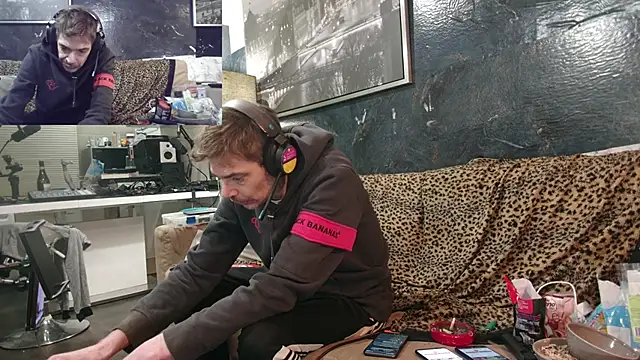 Doggyray44 online show from February 19, 2025, 5:38 am