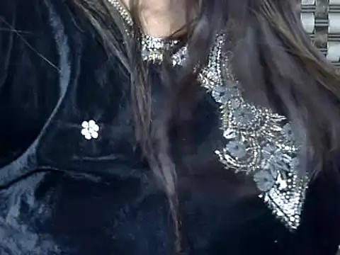 Snapshot of bhabhi_jaan11 chatting on December 23, 2024, 6:05 pm bhabhi jaan11 online show from December 23, 2024, 6:05 pm