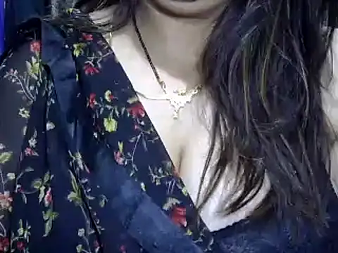 Snapshot of bhabhi_jaan11 chatting on December 26, 2024, 1:10 pm bhabhi jaan11 online show from December 26, 2024, 1:10 pm