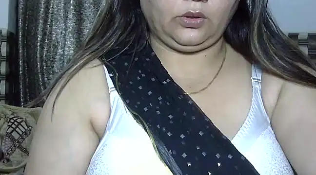 Snapshot of bhabhi_jaan11 chatting on March 16, 2025, 6:01 pm bhabhi jaan11 online show from March 16, 2025, 6:01 pm