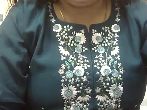 Snapshot of bhabhi_jaan11 chatting on October 24, 2025, 6:04 pm bhabhi jaan11 online show from October 24, 2025, 6:04 pm