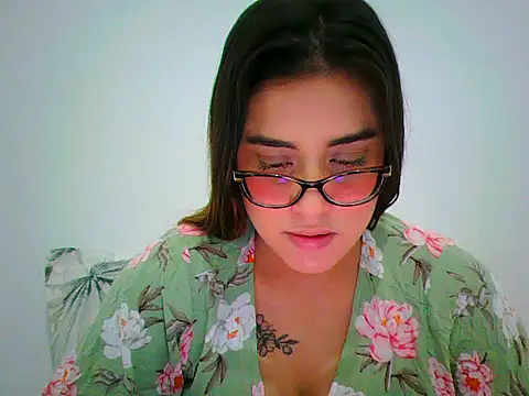 maliamiller online show from April 18, 2026, 9:13 am