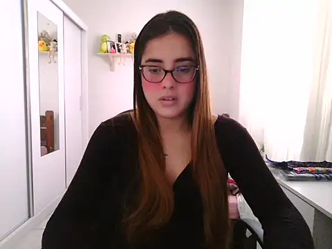 Snapshot of maliamiller chatting on May 20, 2026, 10:43 am maliamiller online show from May 20, 2026, 10:43 am