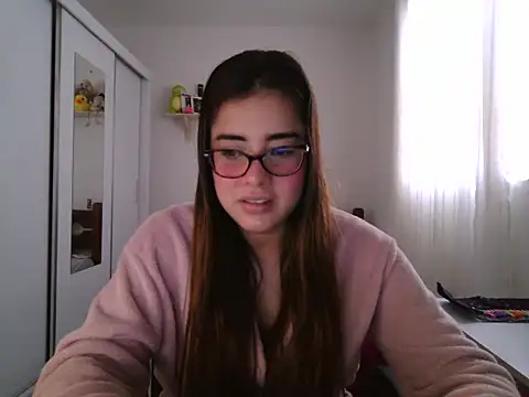 Snapshot of maliamiller chatting on June 6, 2026, 8:13 pm maliamiller online show from June 6, 2026, 8:13 pm