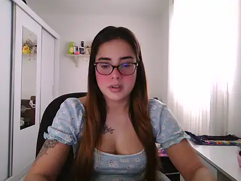 Snapshot of maliamiller chatting on June 12, 2026, 12:15 pm maliamiller online show from June 12, 2026, 12:15 pm