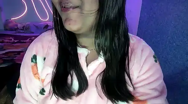 expression queen online show from December 15, 2024, 10:04 pm