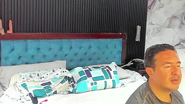 Sam and molly  online show from October 8, 2025, 8:06 pm