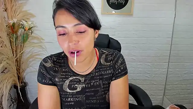 Aisha 09 online show from February 3, 2025, 7:52 pm