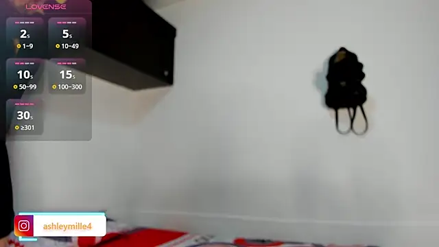  ashleymiller online show from October 23, 2025, 7:01 pm