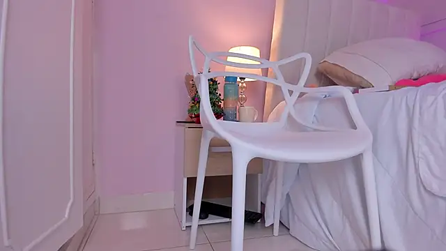 Snapshot of _bianca_18 chatting on December 4, 2024, 2:59 pm bianca 18 online show from December 4, 2024, 2:59 pm