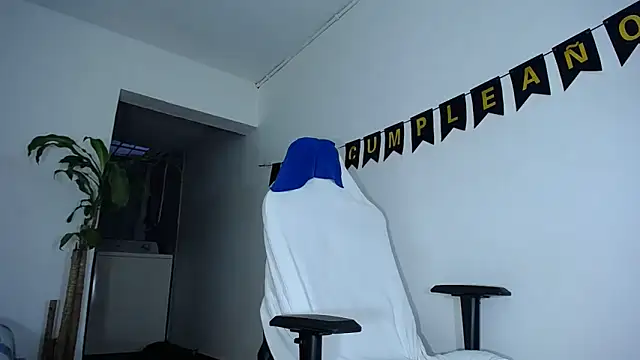 diamond black00 online show from January 5, 2025, 10:50 pm