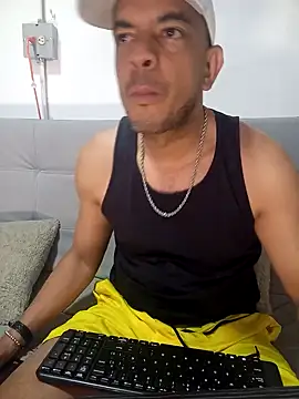 latinmartin73 online show from February 2, 2025, 5:37 pm