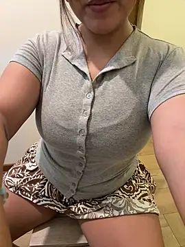 kittyfresita online show from April 17, 2026, 5:16 pm