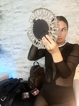 zoeharryzon online show from May 30, 2026, 1:52 pm
