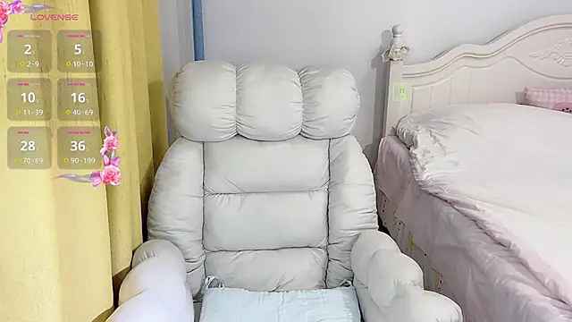 Caitlyn   online show from October 22, 2025, 11:32 am