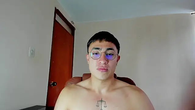 Leoknight online show from February 8, 2025, 6:55 pm