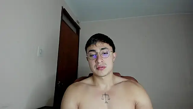 Leoknight online show from March 7, 2025, 12:04 am