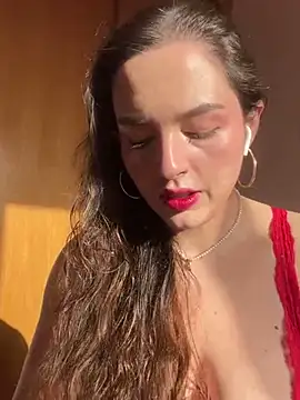 Snapshot of tatianaAlvarez1 chatting on December 18, 2024, 9:47 am tatianaAlvarez1 online show from December 18, 2024, 9:47 am