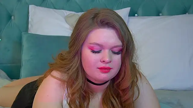 CrystalLyons online show from February 21, 2025, 8:16 pm