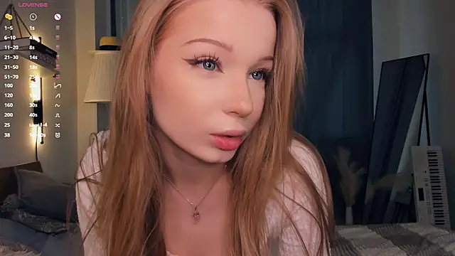 EvaSolisv online show from September 20, 2025, 7:09 am