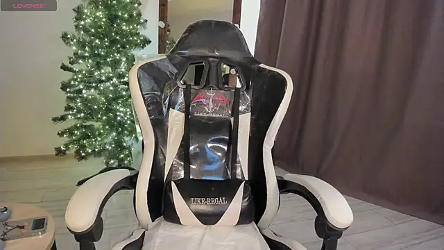 Lana Younes online show from December 19, 2024, 11:18 am