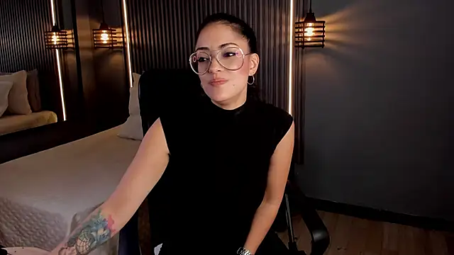 aura-baker online show from January 31, 2025, 4:06 pm