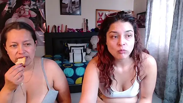 Snapshot of Marilynselxoveanalhard chatting on May 26, 2026, 1:29 pm Marilynselxoveanalhard online show from May 26, 2026, 1:29 pm