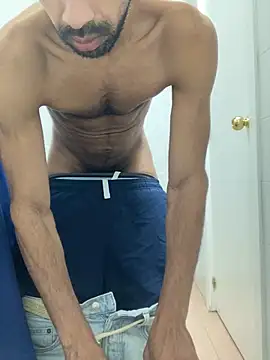 Snapshot of Lucascacaca chatting on December 10, 2024, 7:00 pm Lucascacaca online show from December 10, 2024, 7:00 pm