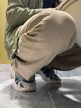 Snapshot of Lucascacaca chatting on December 28, 2024, 1:17 pm Lucascacaca online show from December 28, 2024, 1:17 pm