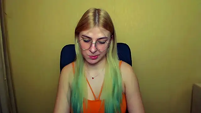 Luna Lush  online show from January 28, 2025, 11:28 am