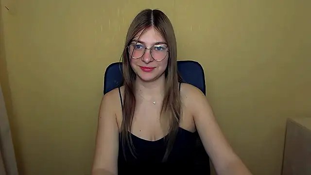 Luna Lush  online show from October 13, 2025, 8:47 am