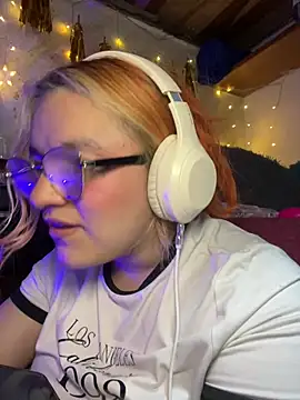 SophiaWeestt99 online show from April 11, 2026, 7:45 am