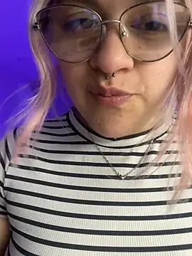 SophiaWeestt99 online show from July 29, 2026, 3:59 am