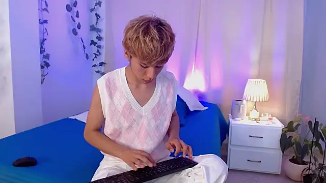 Snapshot of Tommyfoxboy chatting on January 30, 2025, 4:02 pm Tommyfoxboy online show from January 30, 2025, 4:02 pm