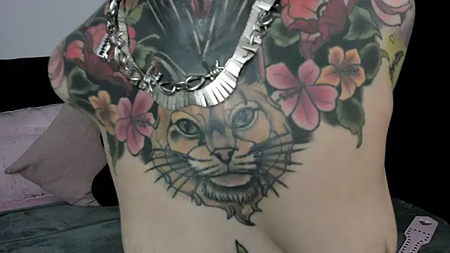 NikkiRamone online show from December 24, 2024, 12:55 pm