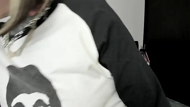 NikkiRamone online show from January 22, 2025, 3:18 pm