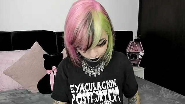 NikkiRamone online show from January 23, 2025, 2:50 pm