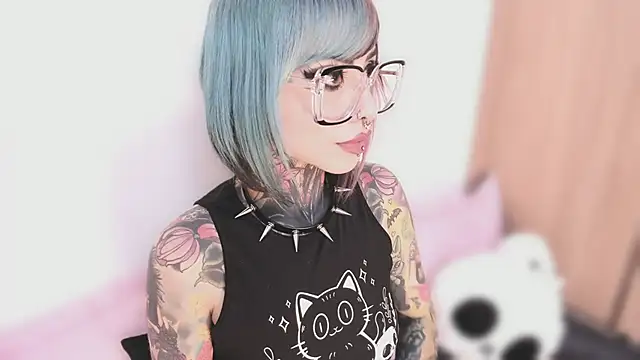 NikkiRamone online show from October 6, 2025, 10:18 pm