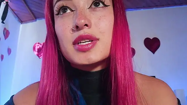 luccycollins  online show from February 13, 2026, 4:03 pm