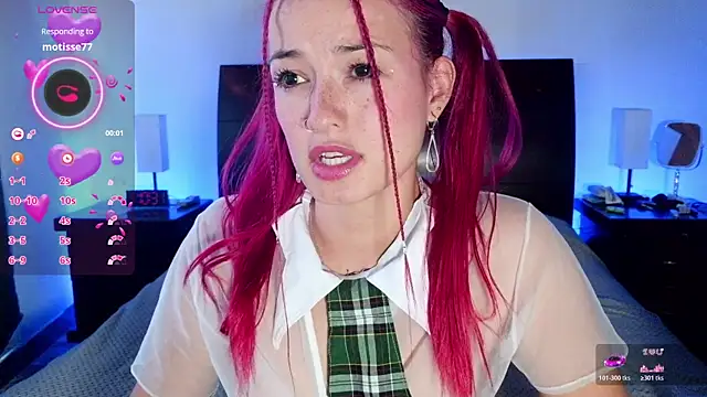 luccycollins  online show from May 28, 2026, 3:31 pm