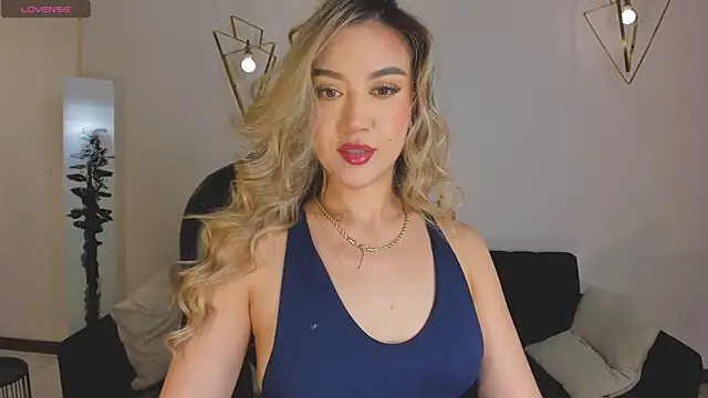 RebeccaHudson online show from April 14, 2026, 7:53 pm