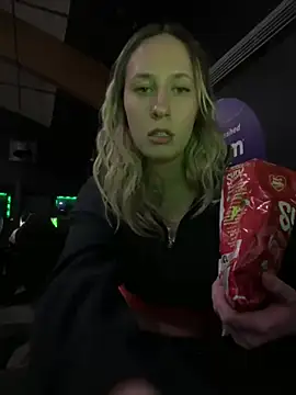 Snapshot of M1ssyk1ssy chatting on December 21, 2024, 12:20 am M1ssyk1ssy online show from December 21, 2024, 12:20 am