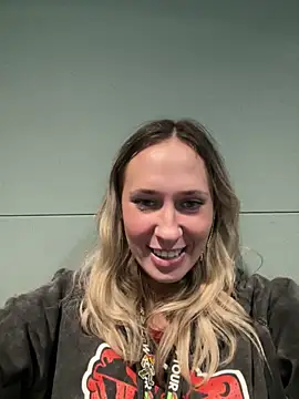 Snapshot of M1ssyk1ssy chatting on December 30, 2024, 5:13 pm M1ssyk1ssy online show from December 30, 2024, 5:13 pm