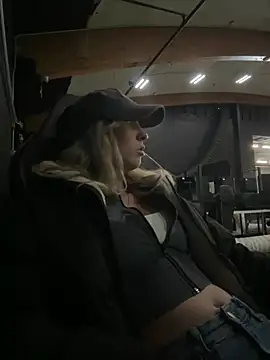 Snapshot of M1ssyk1ssy chatting on February 1, 2025, 8:16 pm M1ssyk1ssy online show from February 1, 2025, 8:16 pm