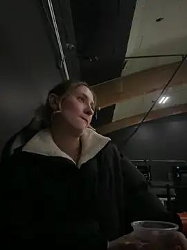 Snapshot of M1ssyk1ssy chatting on February 2, 2025, 7:25 pm M1ssyk1ssy online show from February 2, 2025, 7:25 pm