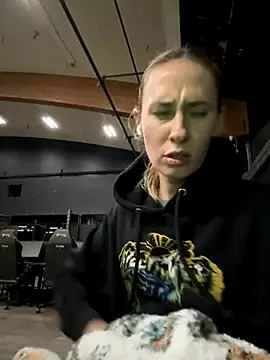 Snapshot of M1ssyk1ssy chatting on November 24, 2025, 10:42 pm M1ssyk1ssy online show from November 24, 2025, 10:42 pm