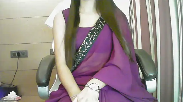 collage hoty online show from January 14, 2026, 3:34 am