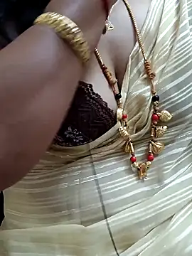 Snapshot of gaurika18 chatting on February 21, 2025, 4:59 pm gaurika18 online show from February 21, 2025, 4:59 pm