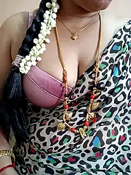 Snapshot of gaurika18 chatting on March 5, 2025, 4:34 am gaurika18 online show from March 5, 2025, 4:34 am