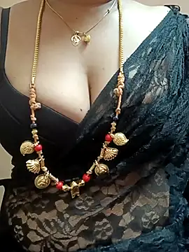 Snapshot of gaurika18 chatting on March 6, 2025, 12:54 am gaurika18 online show from March 6, 2025, 12:54 am